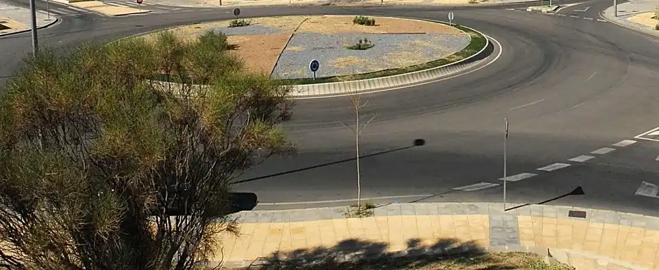 Vista exterior de Nau industrial en venda en Granada amb Calefacció