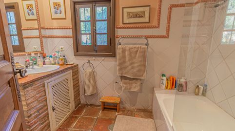 Villa de 6 dormitorios con piscina y jardín exuberante, imatge 4
