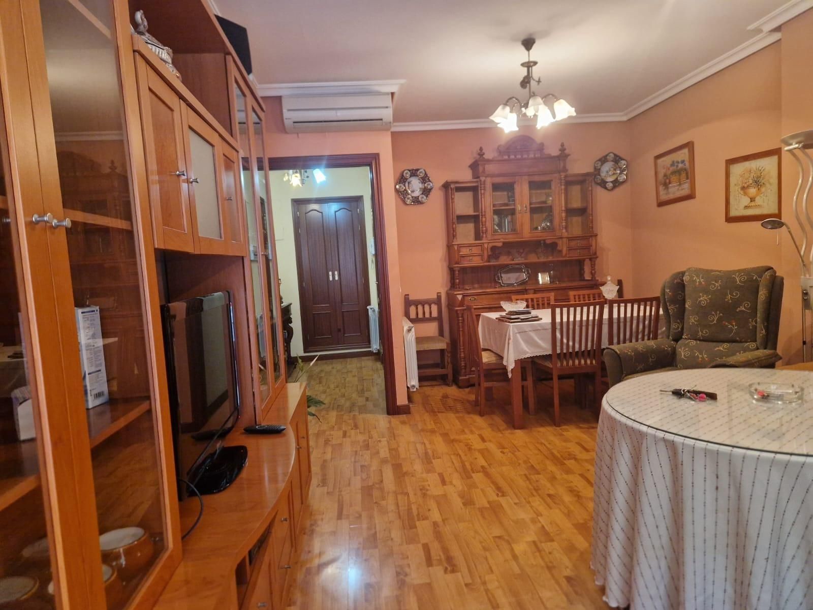 Comedor de Piso en venta en Cáceres Capital con Aire acondicionado, Calefacción y Trastero