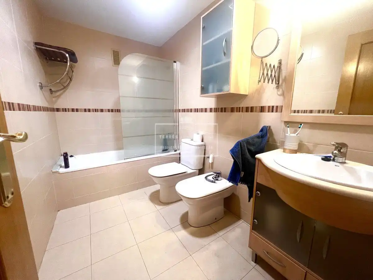 Baño de Piso en venta en Castellón de la Plana / Castelló de la Plana con Aire acondicionado, Calefacción y Terraza