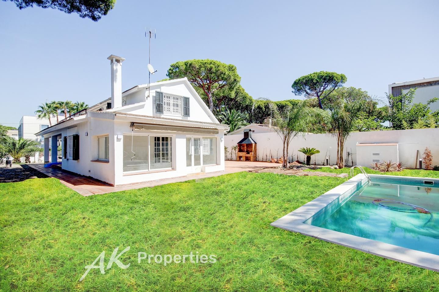 House or chalet to rent in La Pineda, Castelldefels