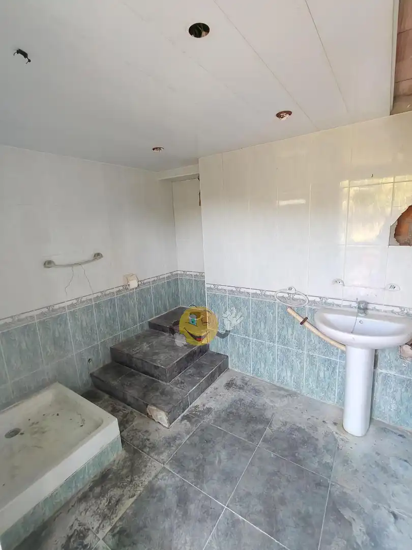 Badezimmer von Haus oder Chalet zum Verkauf in Olesa de Bonesvalls mit Privatgarten, Terrasse und Abstellraum