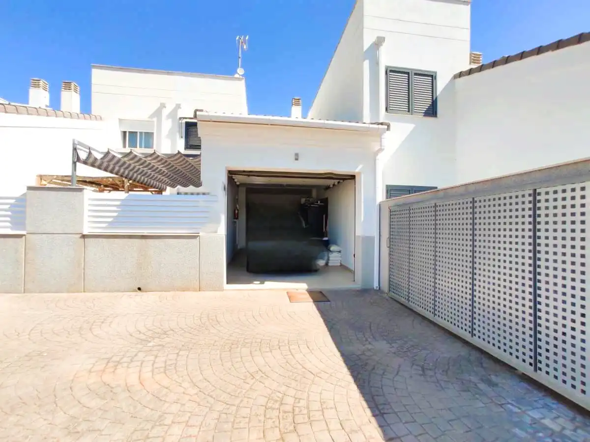 Exterior view of Detached homes for sale in Sagunto / Sagunt  with Air Conditioner and Swimming Pool