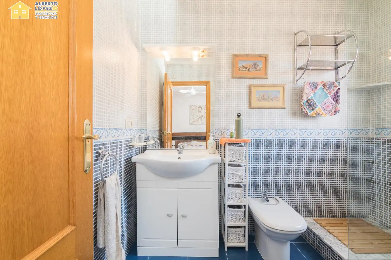 Baño de Casa adosada en venta en Elche / Elx con Aire acondicionado, Calefacción y Balcón