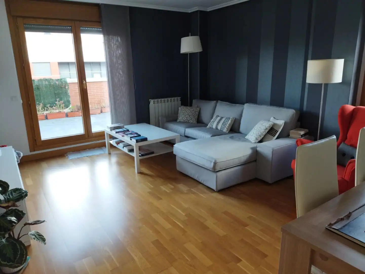 Sala d'estar de Àtic en venda en  Logroño amb Calefacció, Terrassa i Piscina