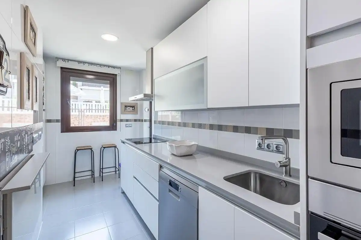 Cuina de Pis en venda en Granada amb Aire condicionat, Calefacció i Traster