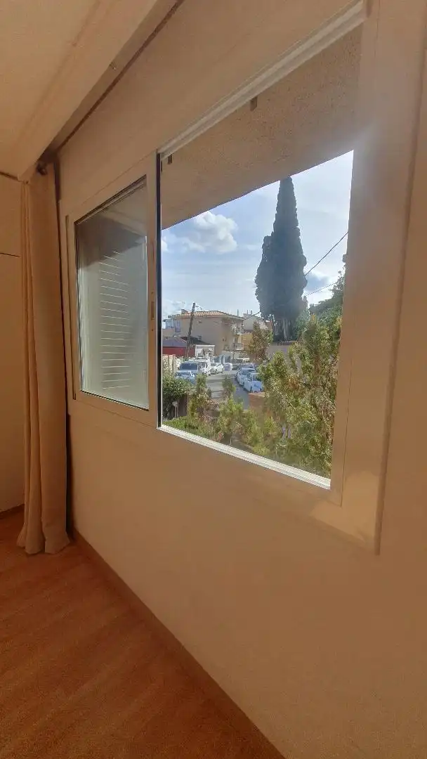 Vista exterior de Piso en venta en Barcelona con Jardín privado, Parquet y Piscina