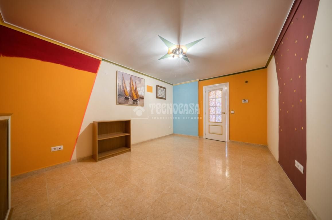 Single-family semi-detached for sale in Venta de Baños  with Heating, Private garden and Furnished