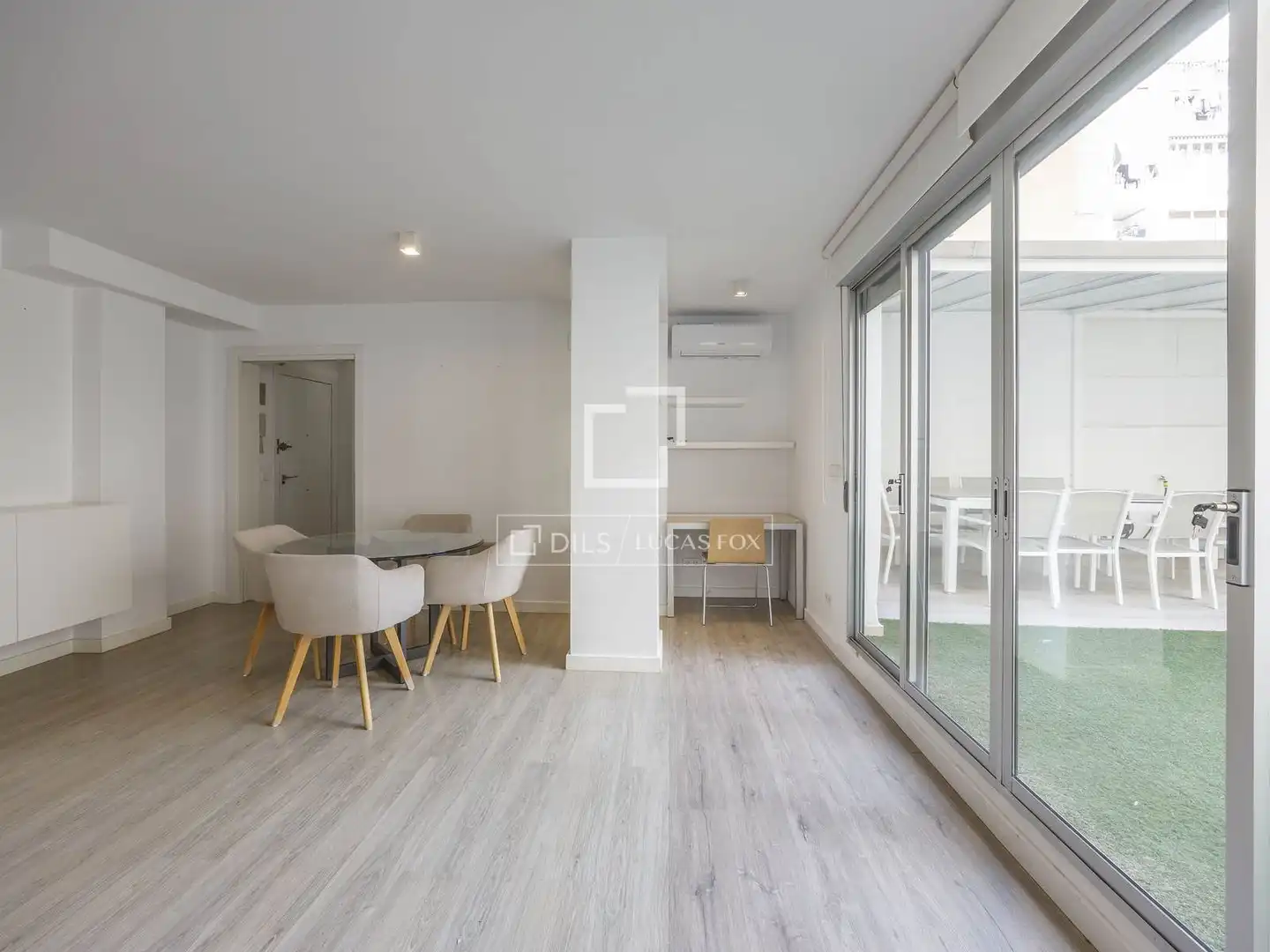 Außenansicht von Wohnung zur Miete in Valencia mit Klimaanlage, Heizung und Parkett