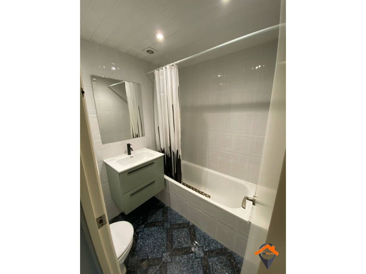 Bany de Pis en venda en Barberà del Vallès amb Balcó