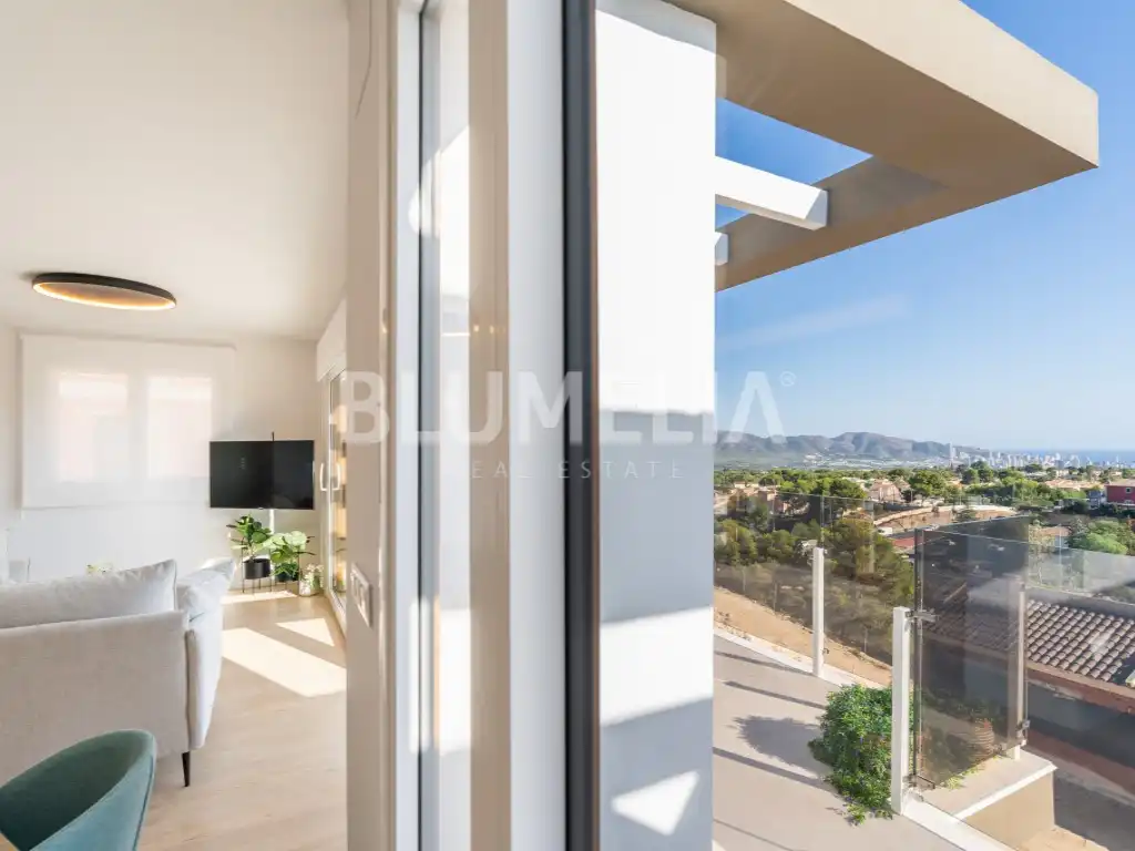 Dormitori de Casa o xalet en venda en La Nucia amb Aire condicionat, Calefacció i Jardí privat