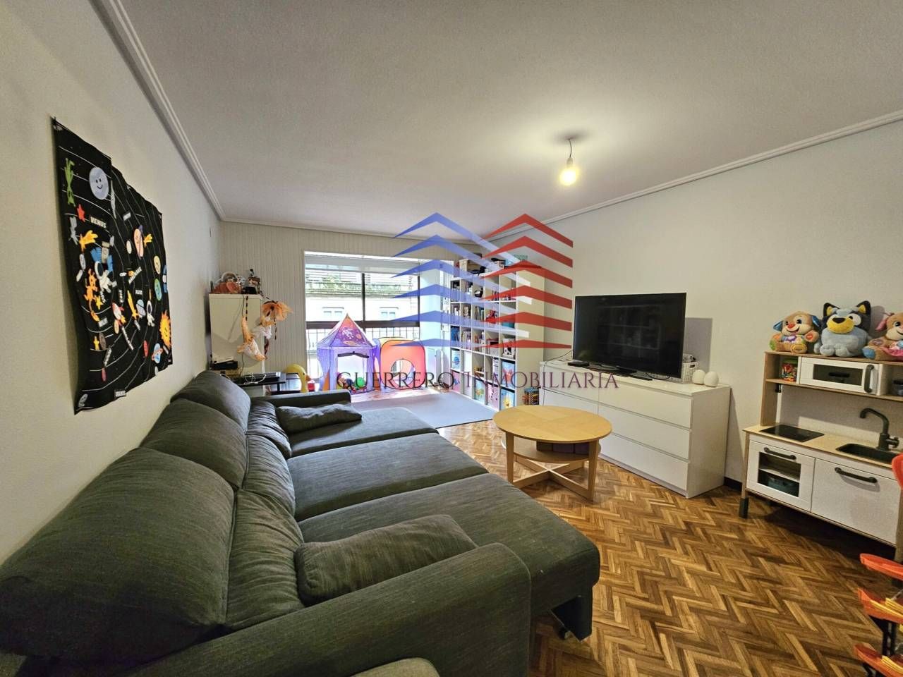 Living room of Flat for sale in Ourense Capital   with Heating, Parquet flooring and Storage room