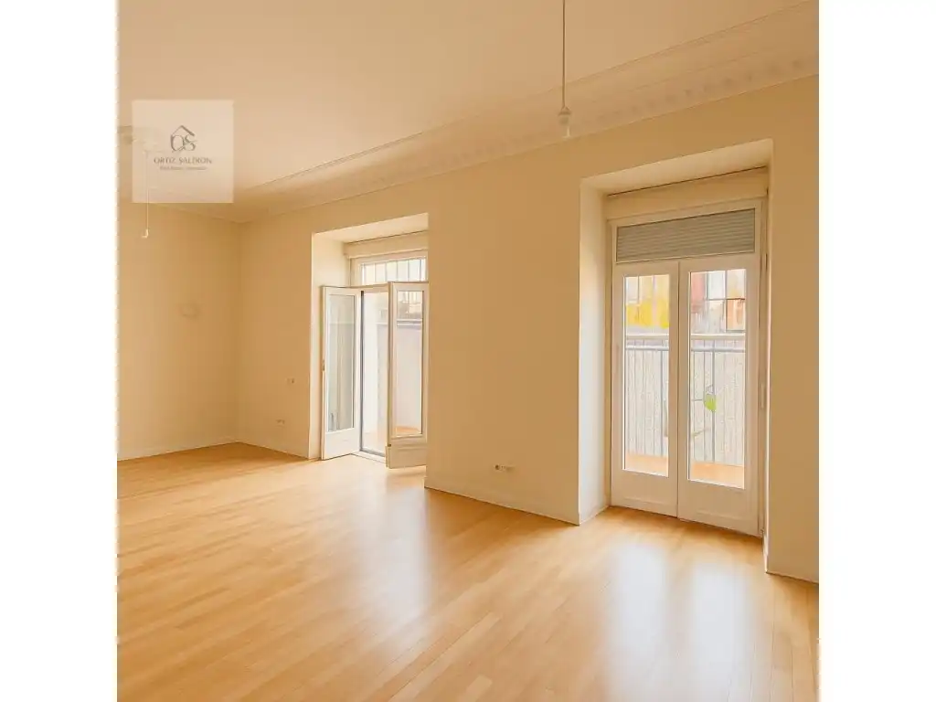 Sala de estar de Piso en venta en  Madrid Capital