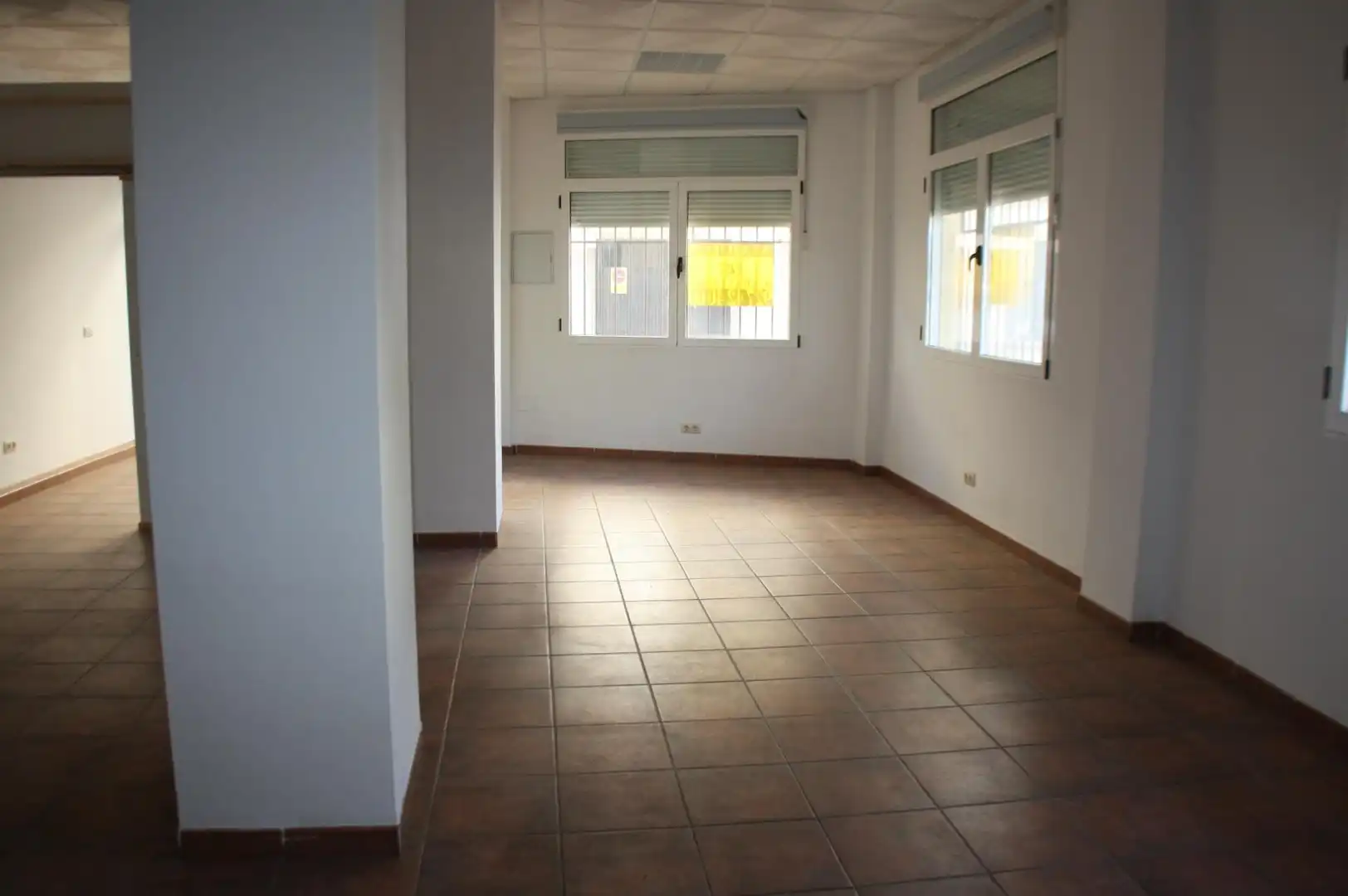 Local comercial en venda a Calle ALONSO MOMONROY, imagen 3
