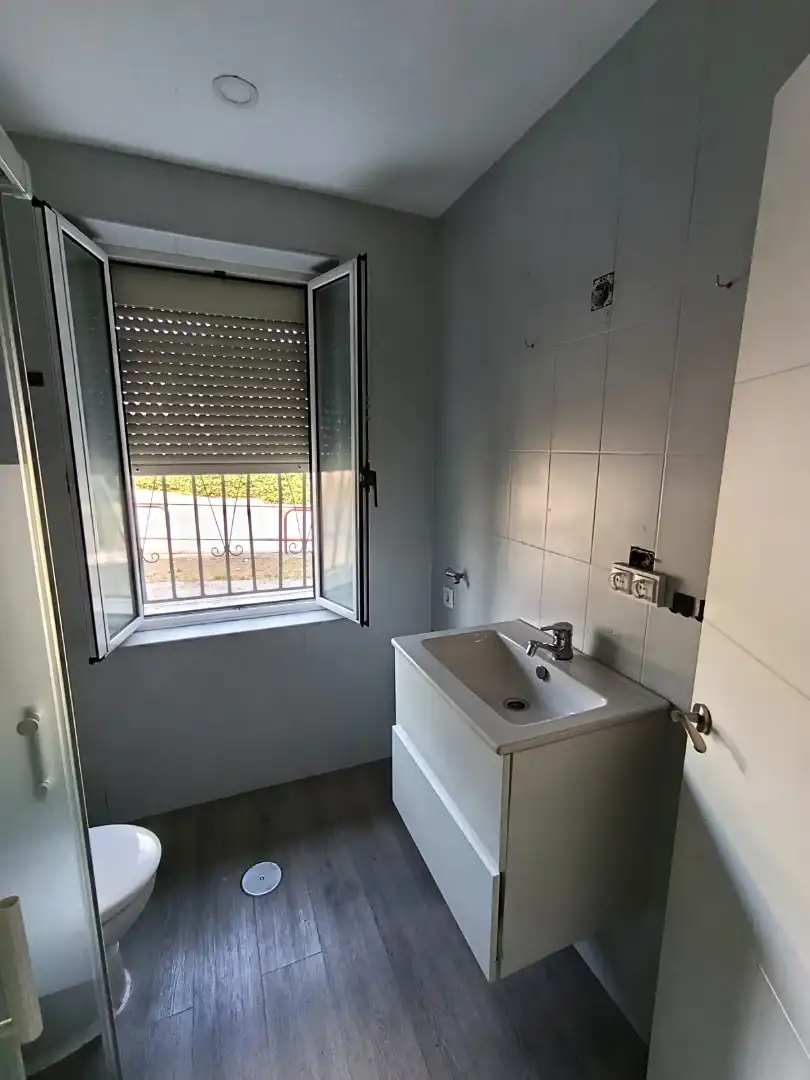 Baño de Piso en venta en Avilés con Parquet, Horno y Microondas