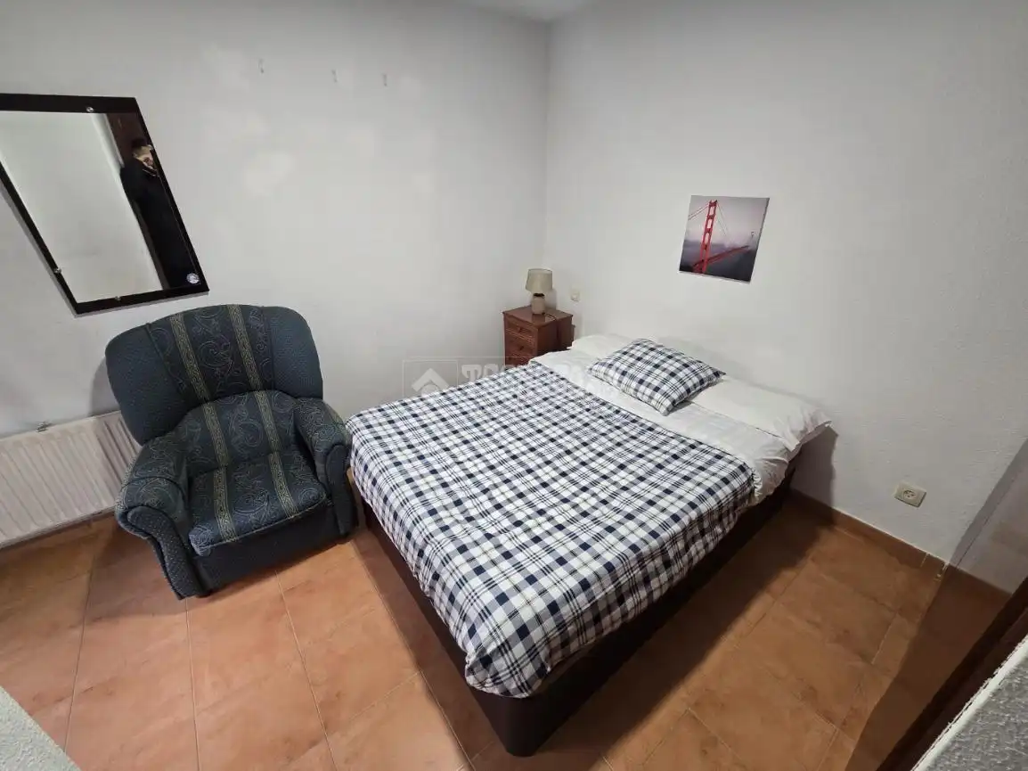 Bedroom of Flat for sale in Madrid  with Air Conditioner, Heating and Furnished