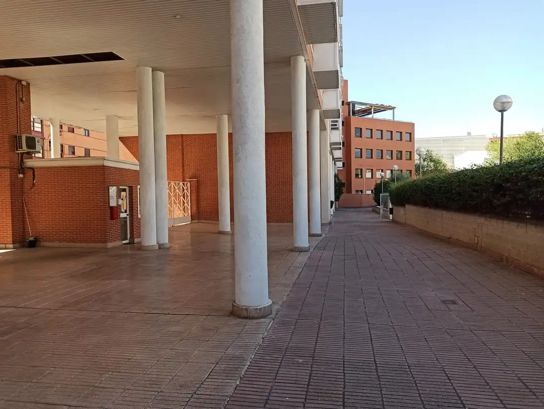 Pis amb piscina de lloguer a Calle de Julián Camarillo, imagen 21
