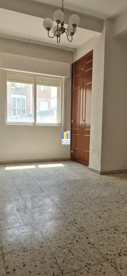 Dormitori de Pis en venda en Zamora Capital  amb Calefacció, Terrassa i Balcó