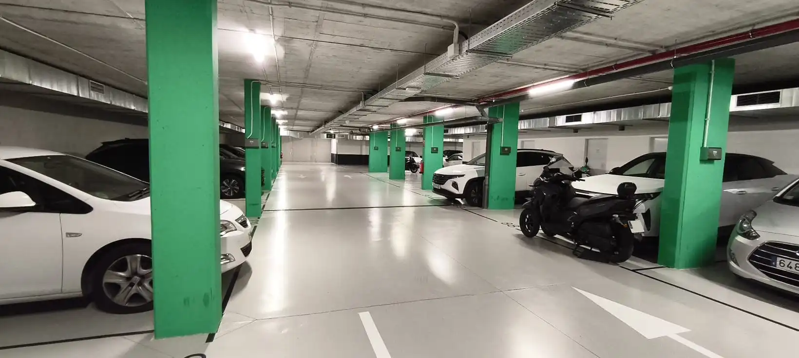 Parkplatz von Wohnung zum Verkauf in L'Hospitalet de Llobregat mit Klimaanlage, Heizung und Parkett