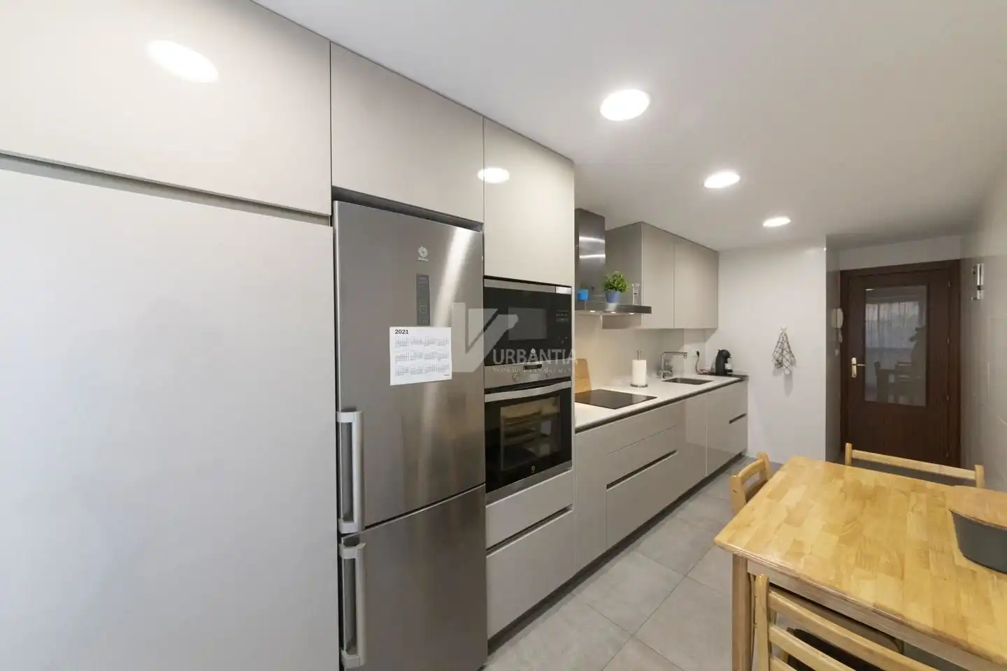 Apartament amb terrassa de lloguer a Avenida Marcelo Celayeta, imagen 2
