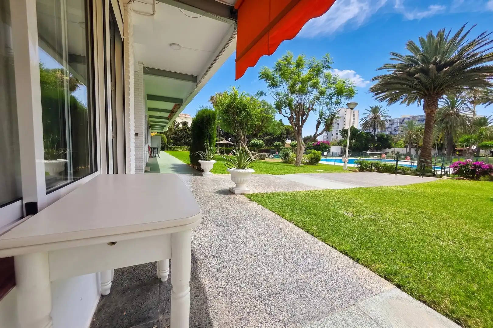 Terrassa de Apartament en venda en Benalmádena amb Aire condicionat, Calefacció i Jardí privat