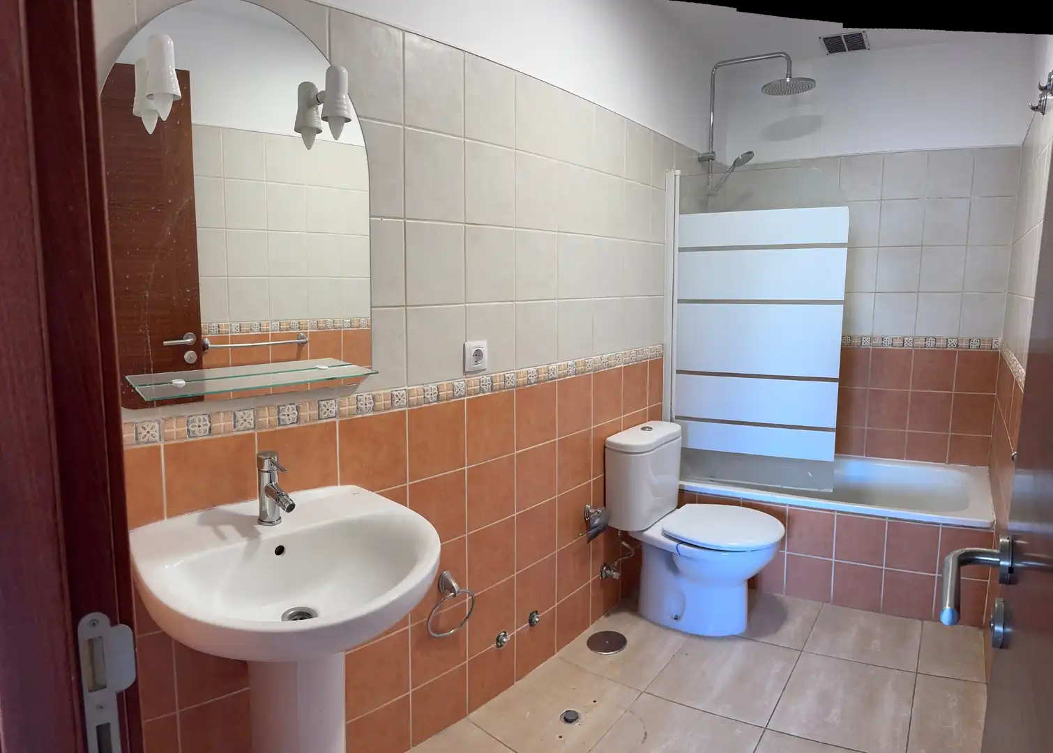 Baño de Piso de alquiler en Santa Cruz de Tenerife con Horno y Lavadora