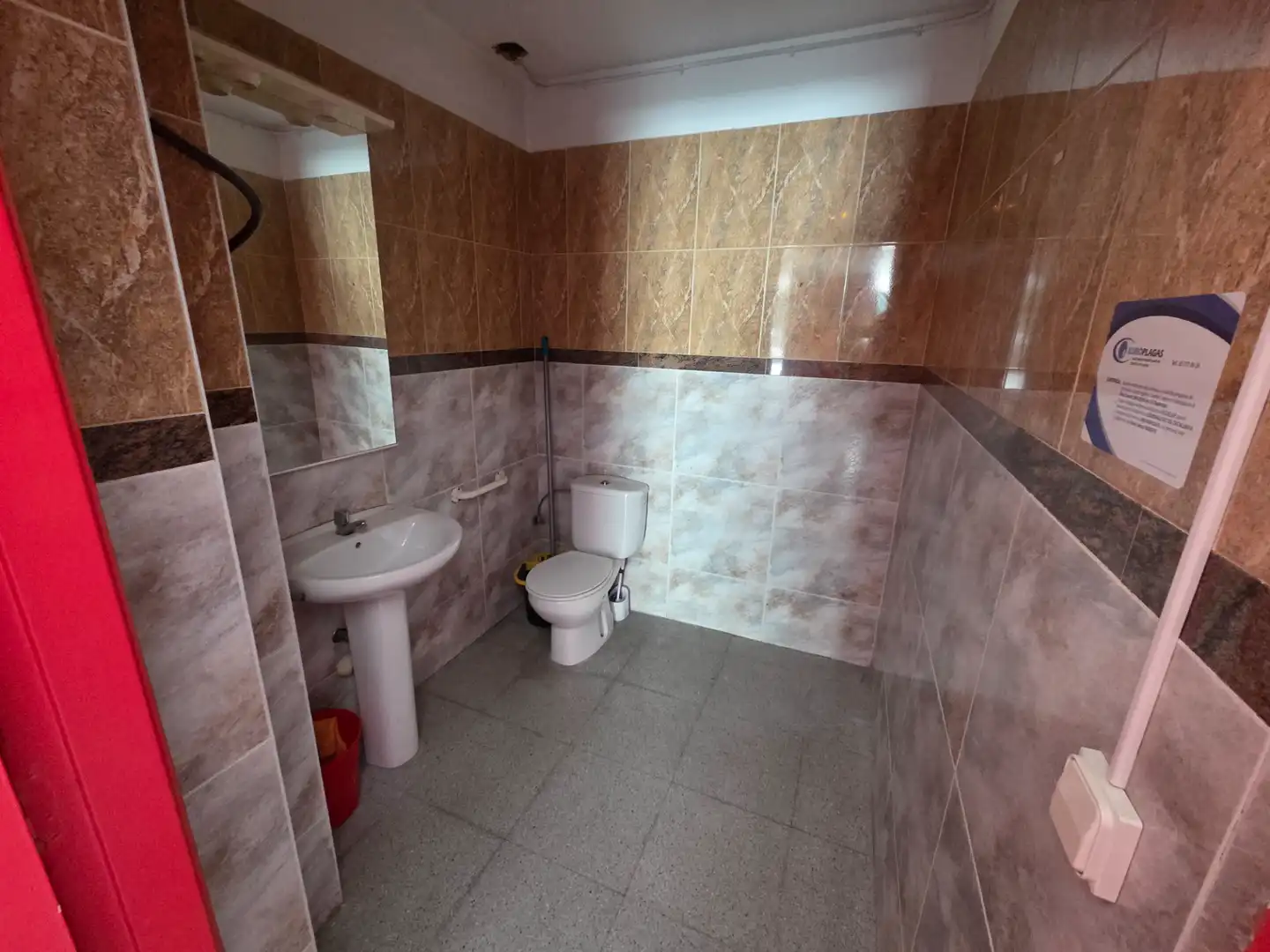Baño de Local de alquiler en Mataró