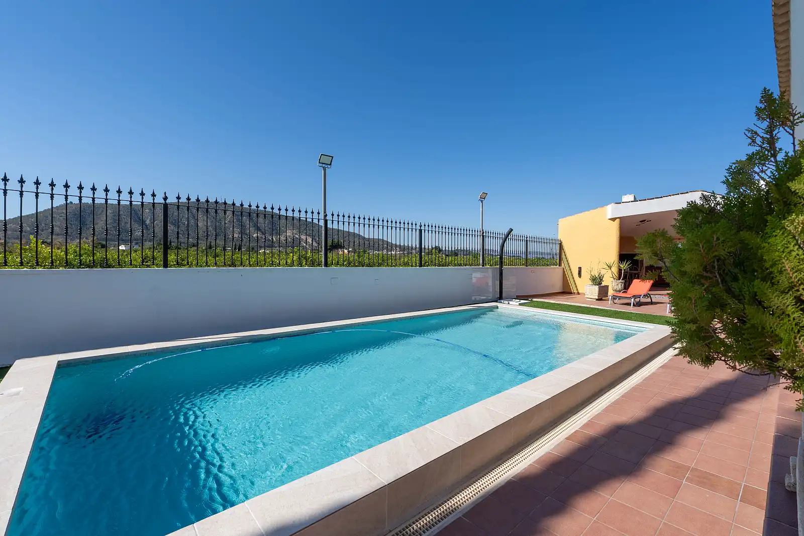 Piscina de Casa o xalet en venda en Orihuela amb Aire condicionat, Jardí privat i Terrassa