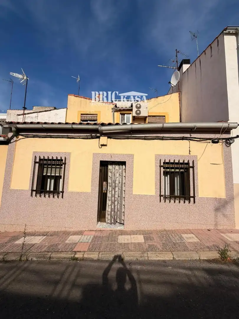 Vista exterior de Casa o xalet en venda en Cáceres