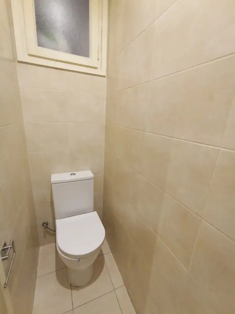 Baño de Piso en venta en Barcelona con Calefacción y Horno