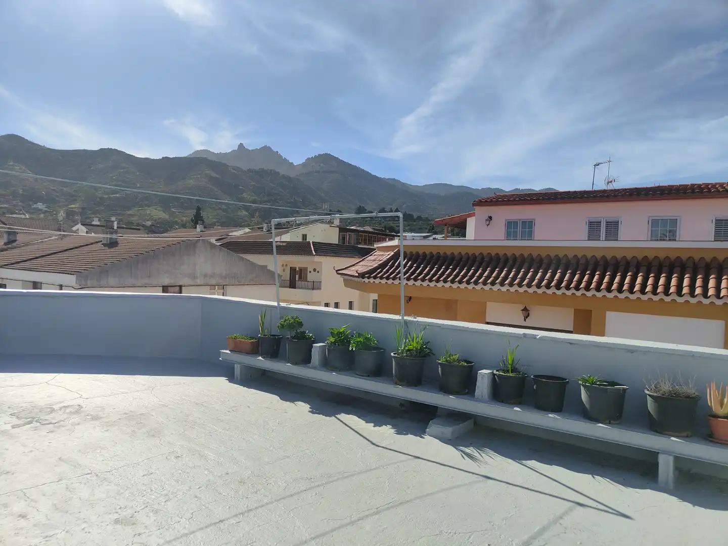 Vista exterior de Piso en venta en Vega de San Mateo con Terraza, Trastero y Amueblado