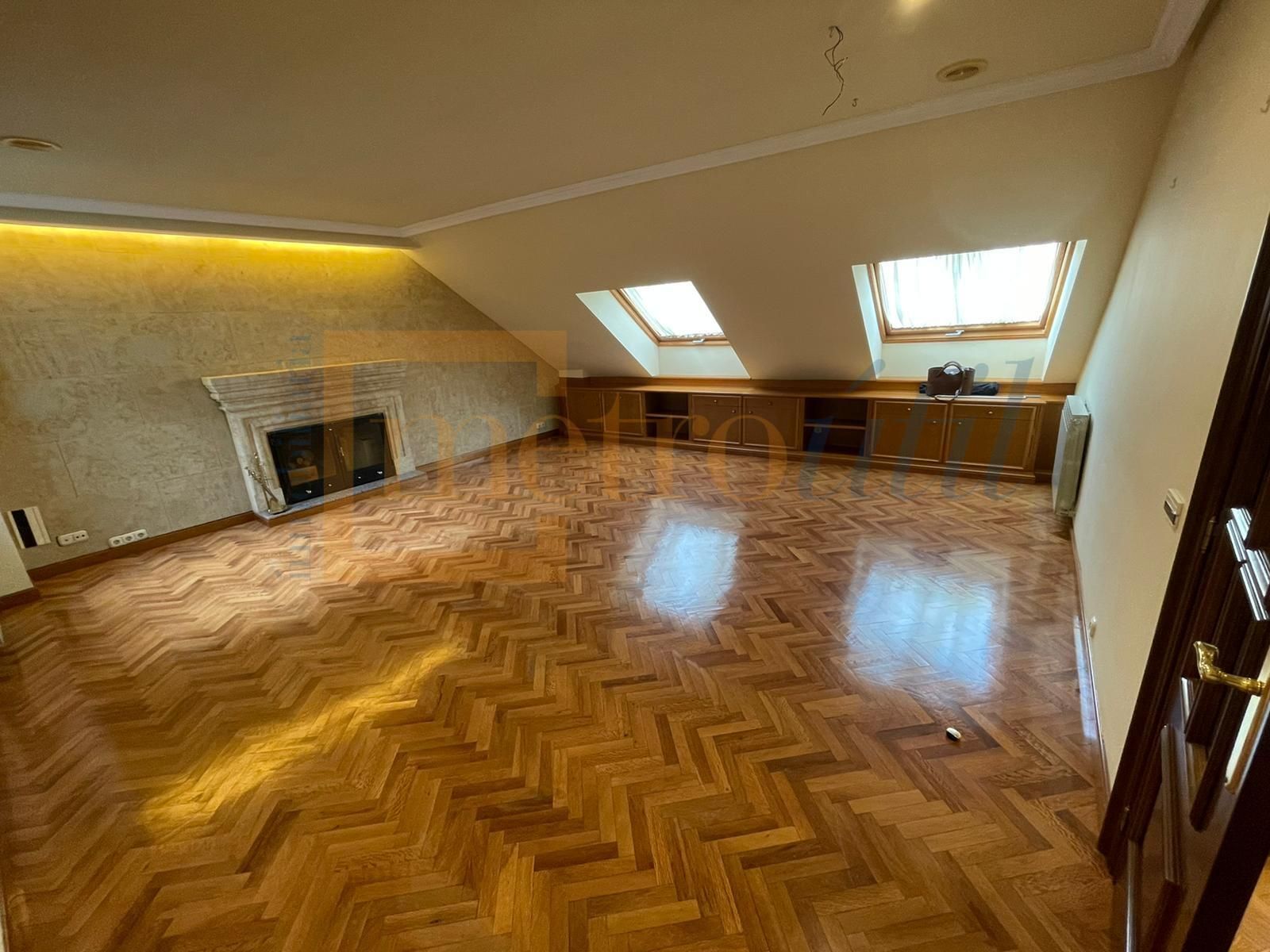 Sala d'estar de Pis en venda en Salamanca Capital amb Parquet i Balcó