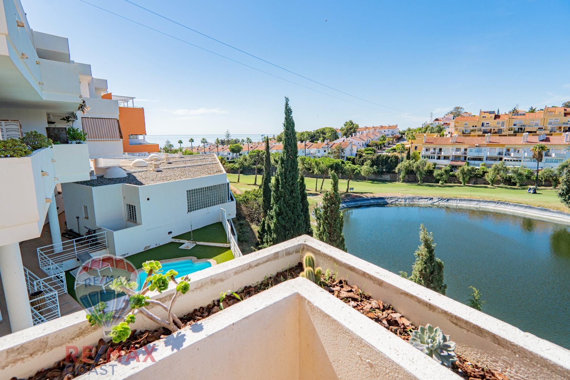 Vista exterior de Casa adosada en venta en Rincón de la Victoria con Jardín privado