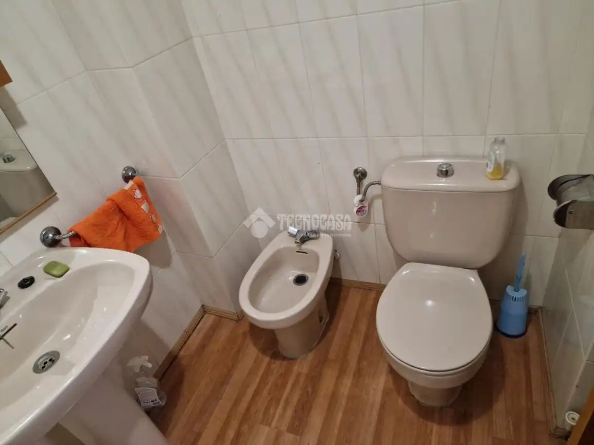 Badezimmer von Wohnung zum Verkauf in Huesca mit Heizung und Balkon
