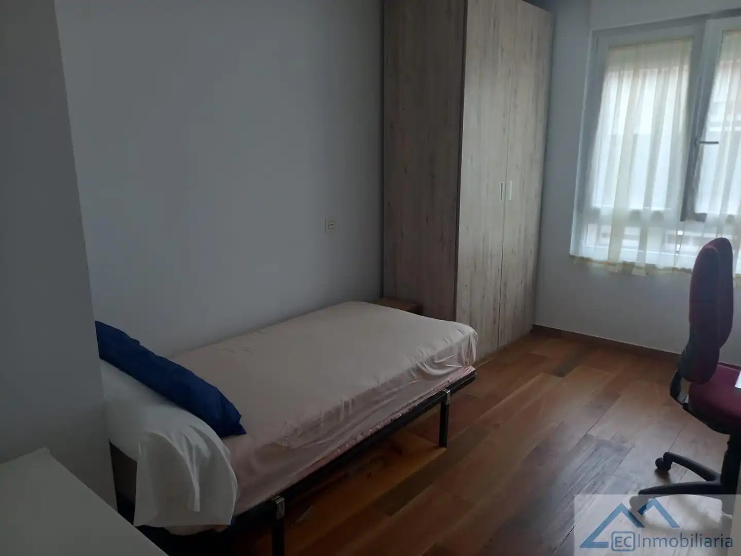 Schlafzimmer von Wohnung zur Miete in Santander mit Möbliert