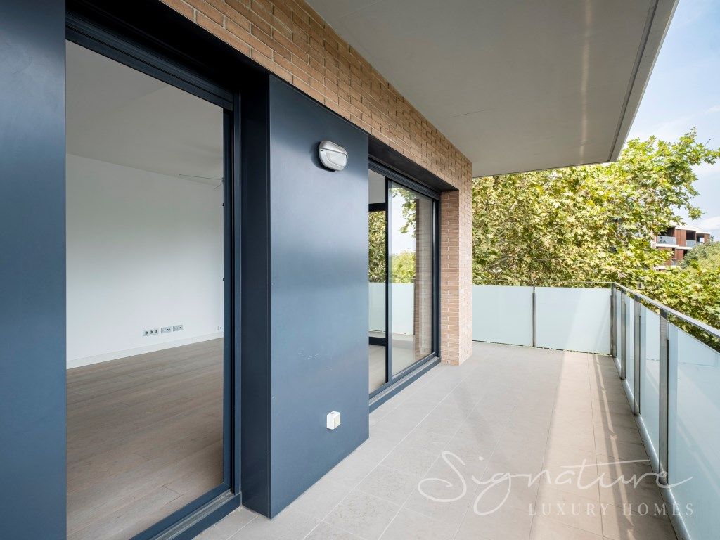 Exterior view of Flat for sale in Sant Cugat del Vallès  with Air Conditioner, Heating and Swimming Pool