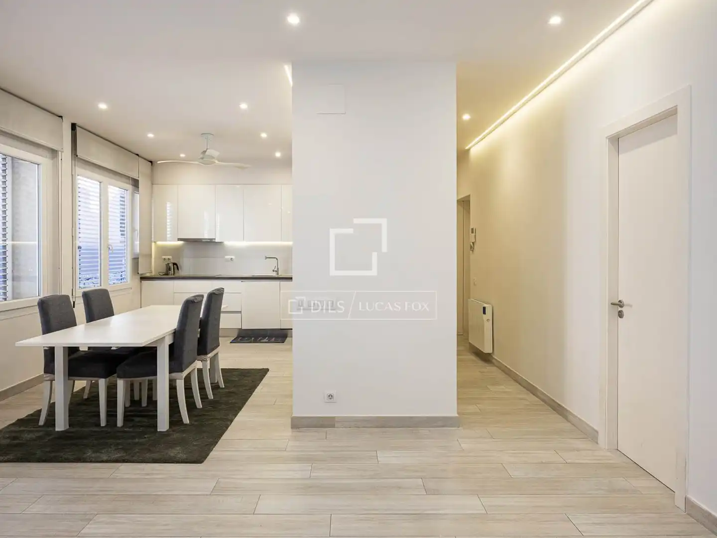 Flat for sale in Barcelona  with Air Conditioner