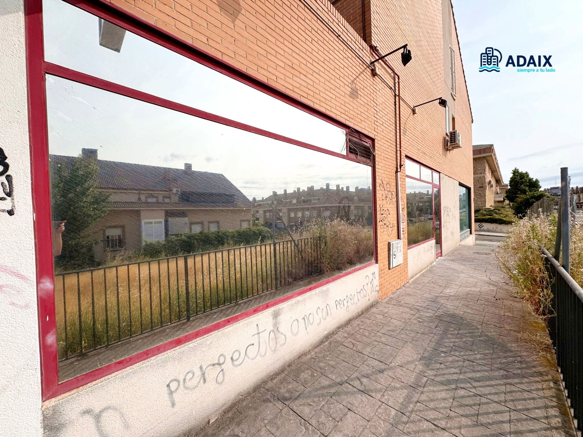 Exterior view of Premises for sale in Arroyomolinos (Madrid)  with Air Conditioner