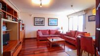 Sala d'estar de Dúplex en venda en Santander amb Calefacció, Parquet i Traster