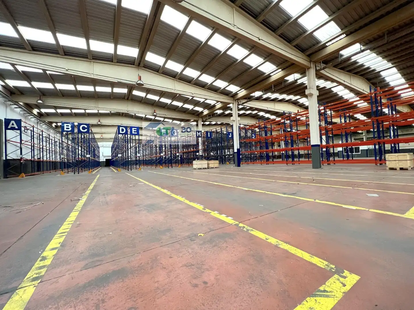 Nau industrial en venda a C / BUENOS AIRES, La Muela