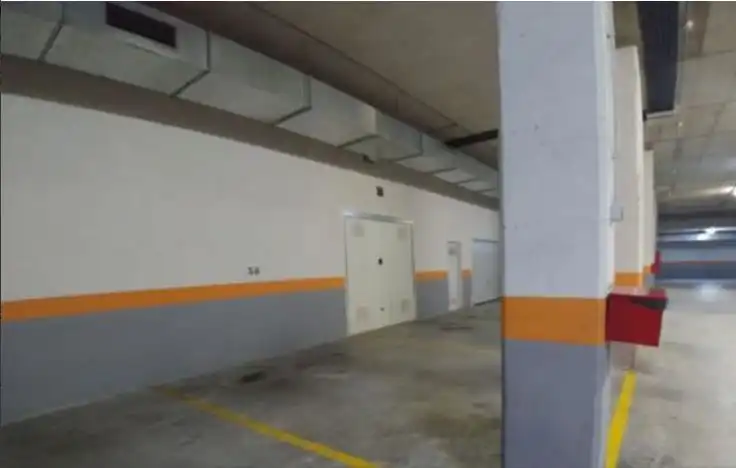 Einzelparkplatz mit Aufzug zur Miete in Calle Francisco Tomás y Valiente 19C
