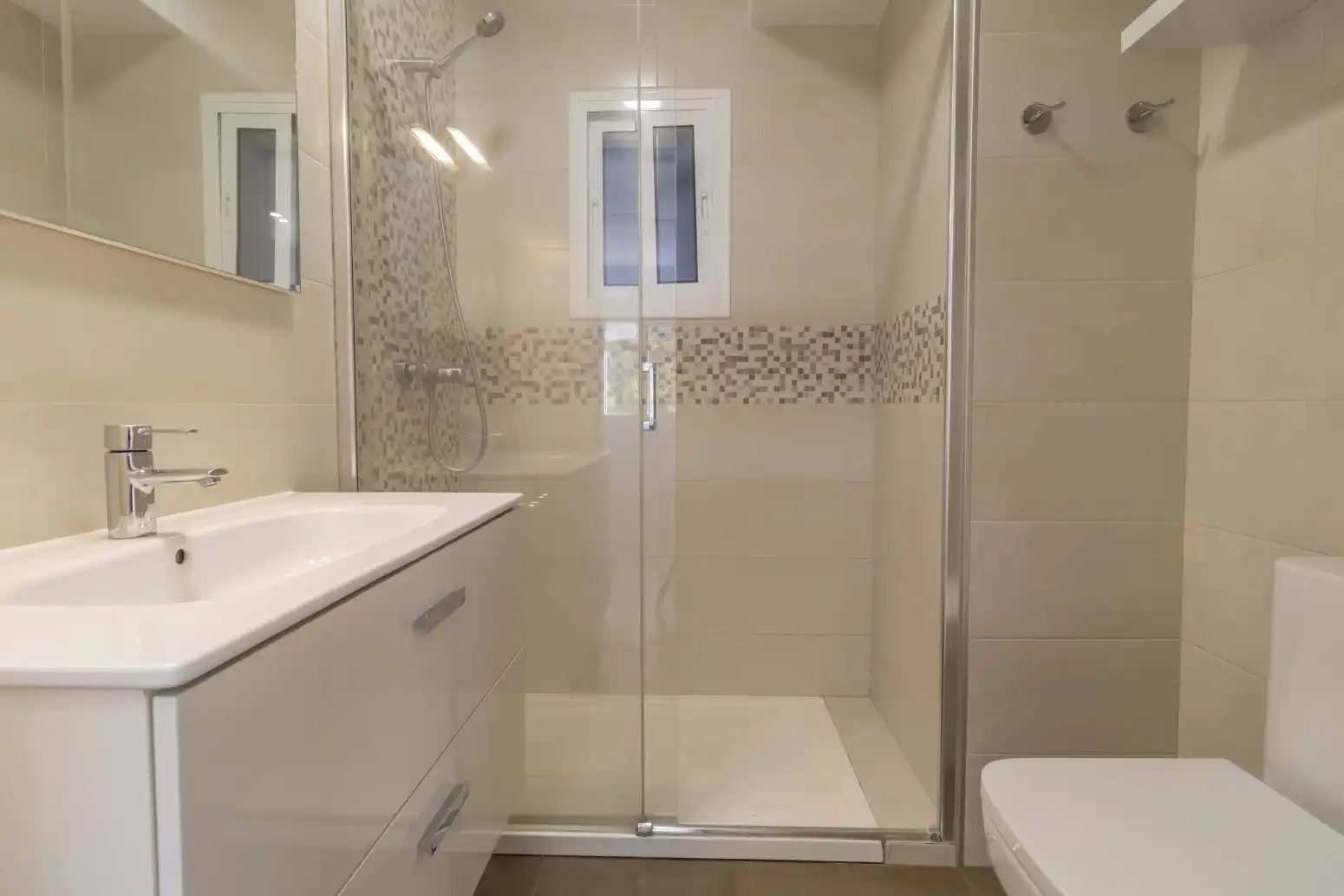 Bathroom of Flat for sale in Sevilla  with Terrace