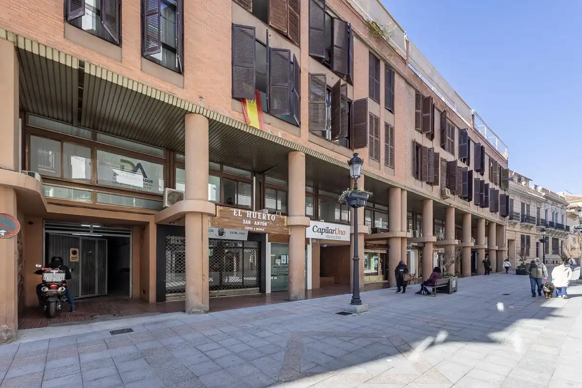 Vista exterior de Piso en venta en Granada con Aire acondicionado, Calefacción y Trastero