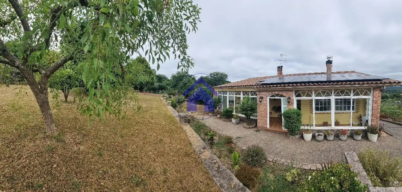 Jardí de Casa o xalet en venda en Gondomar amb Calefacció, Jardí privat i Moblat