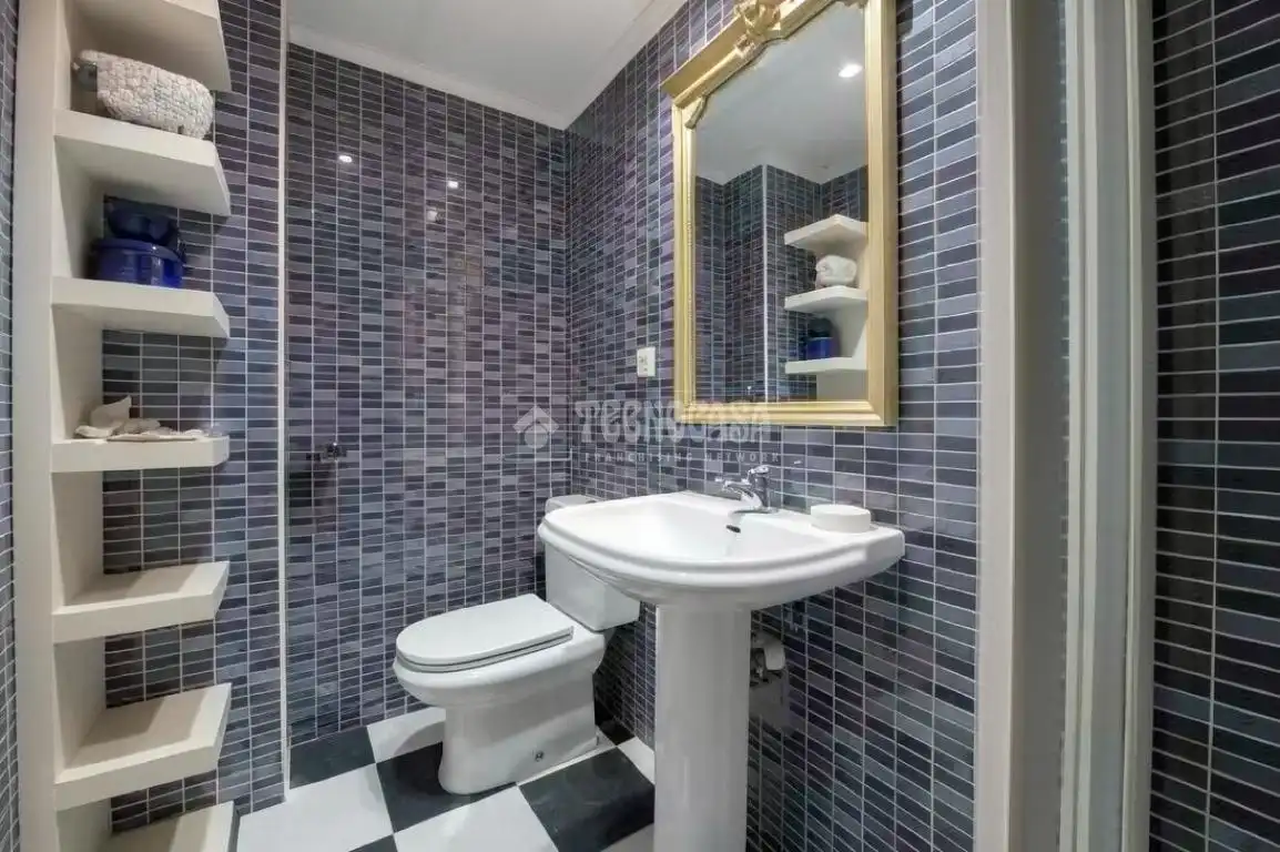 Bathroom of Flat for sale in Las Rozas de Madrid  with Air Conditioner, Heating and Storage room