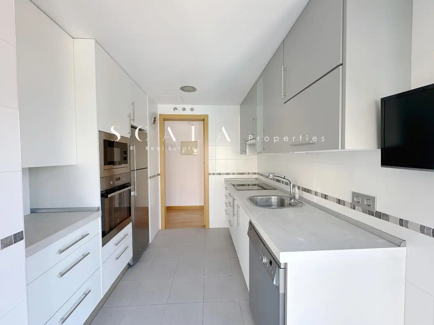 Küche von Wohnung zur Miete in Madrid mit Klimaanlage, Heizung und Parkett