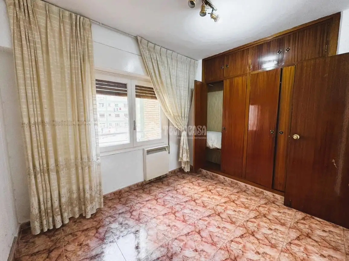 Habitación de Piso en venta en Zaragoza