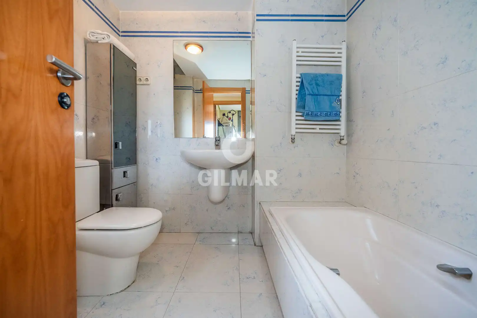 Badezimmer von Dachboden zum Verkauf in Madrid mit Heizung, Privatgarten und Abstellraum