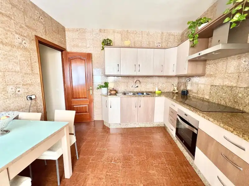 Cuina de Casa o xalet en venda en Málaga amb Aire condicionat, Terrassa i Moblat