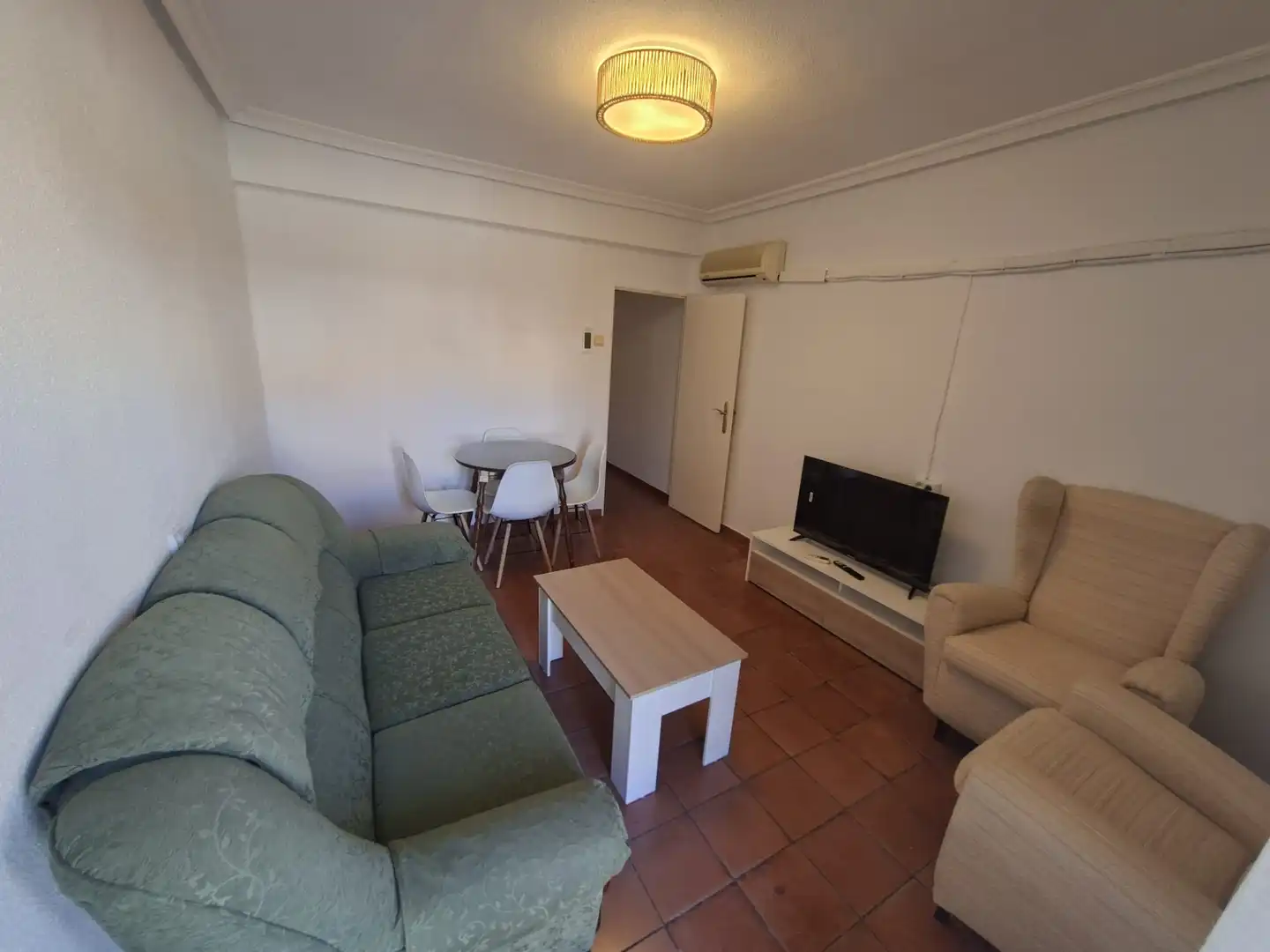 Living room of Flat for share in Plasencia  with Furnished